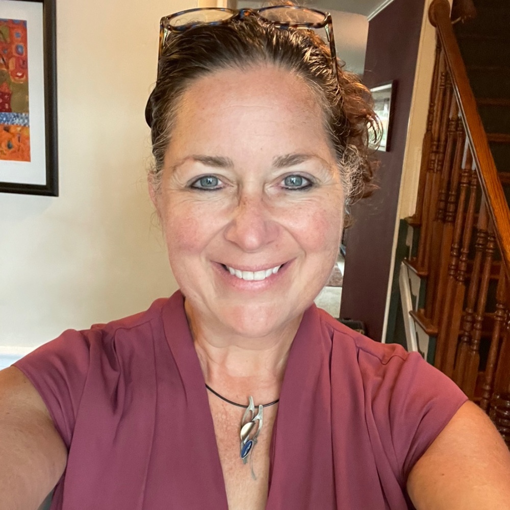 Meet your Posher, Elaine